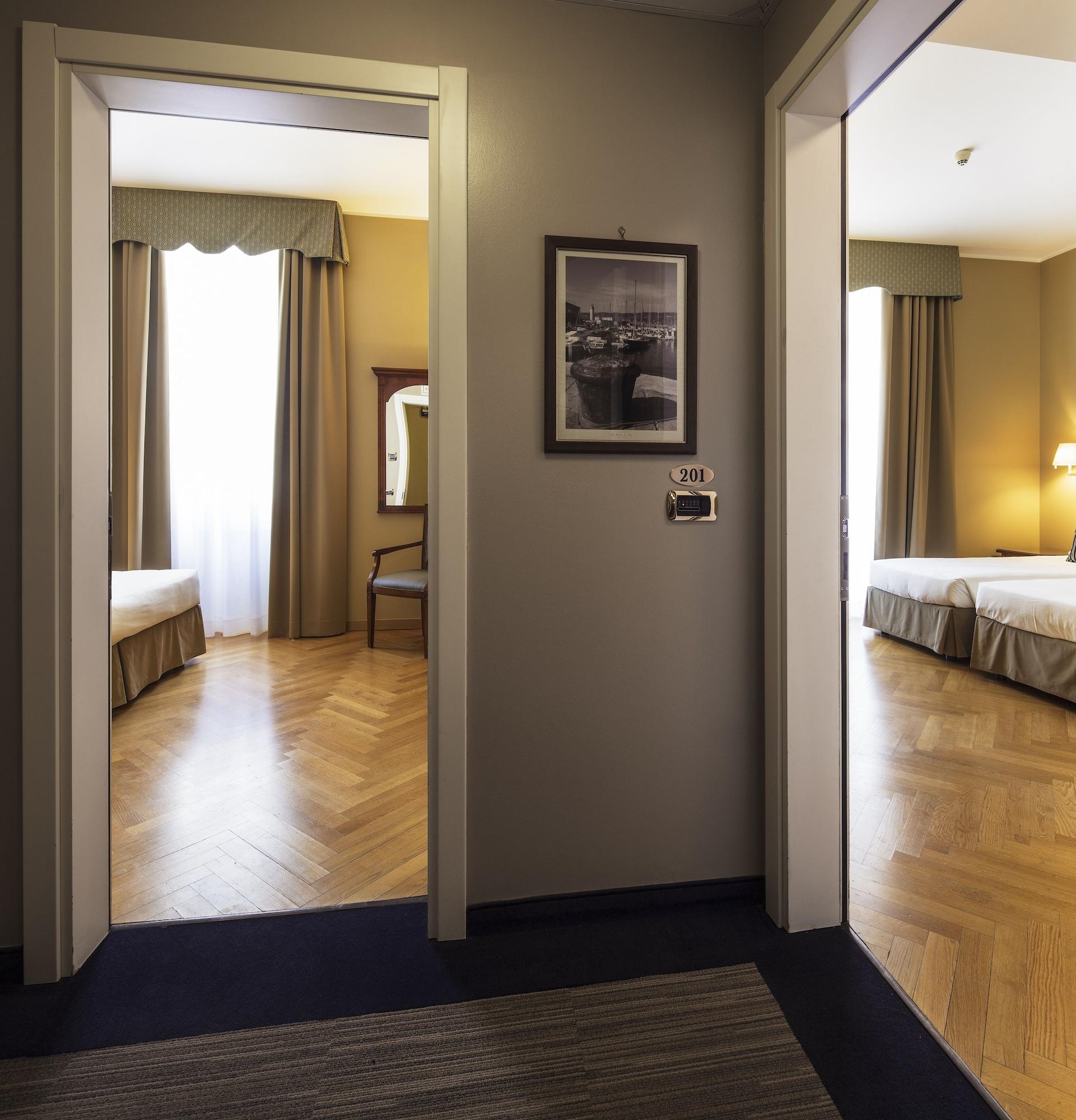 Hotel Continentale Trieste Esterno foto