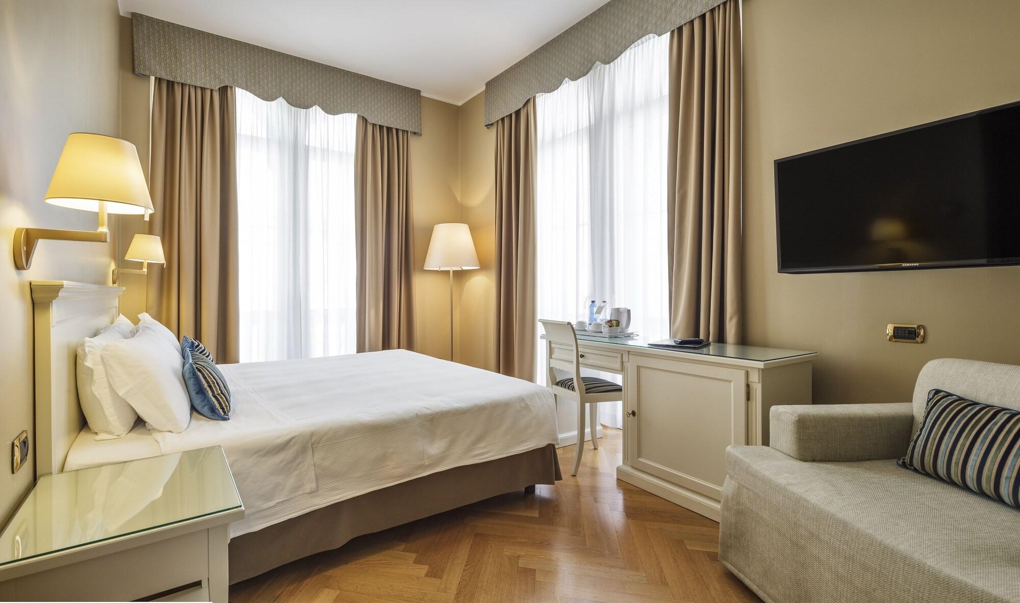 Hotel Continentale Trieste Esterno foto